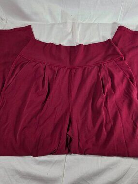 Athleta Elation Pleated Jogger Ankle Pants Burgundy Maroon Size M
